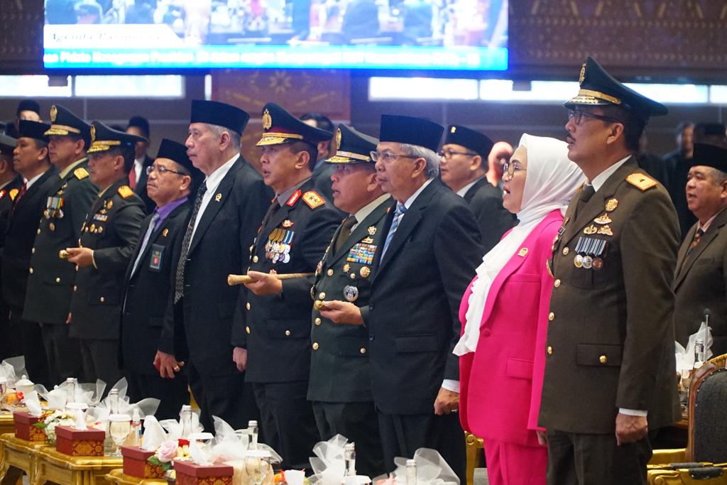 H. Mawardi Yahya bersama Forkopimda, pejabat eksekutif dan Legislatif mendengarkan pidato kenegaraan Presiden 