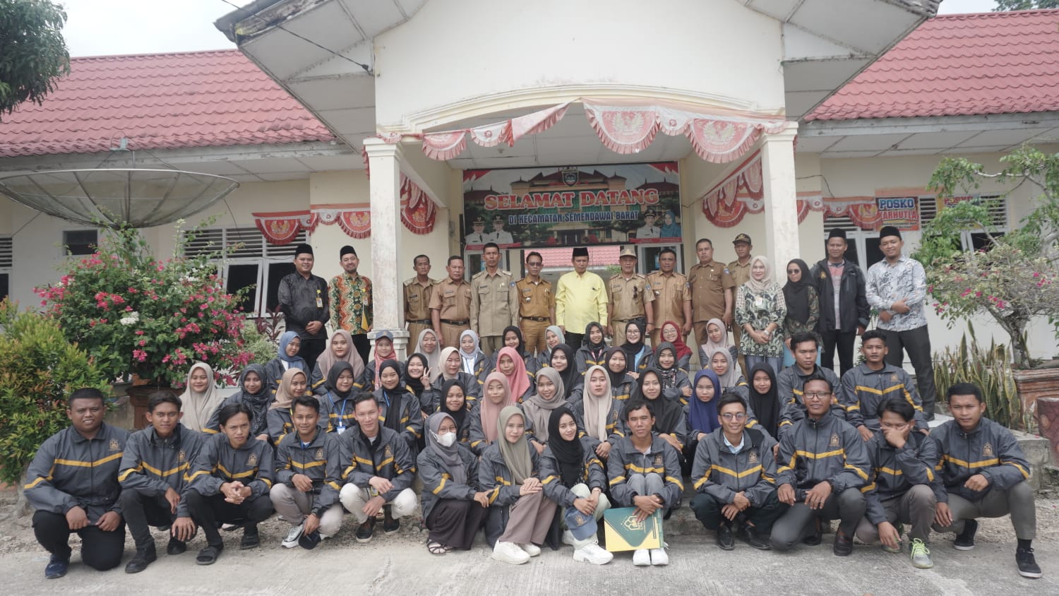 Mahasiswa Universitas Nurul Huda Tuntaskan KKN Tematik