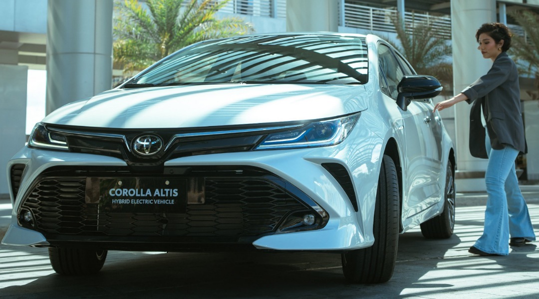 Toyota Corolla Altis HEV: Sedan Hybrid 2025 Tawarkan Stylish dan Kenyamanan