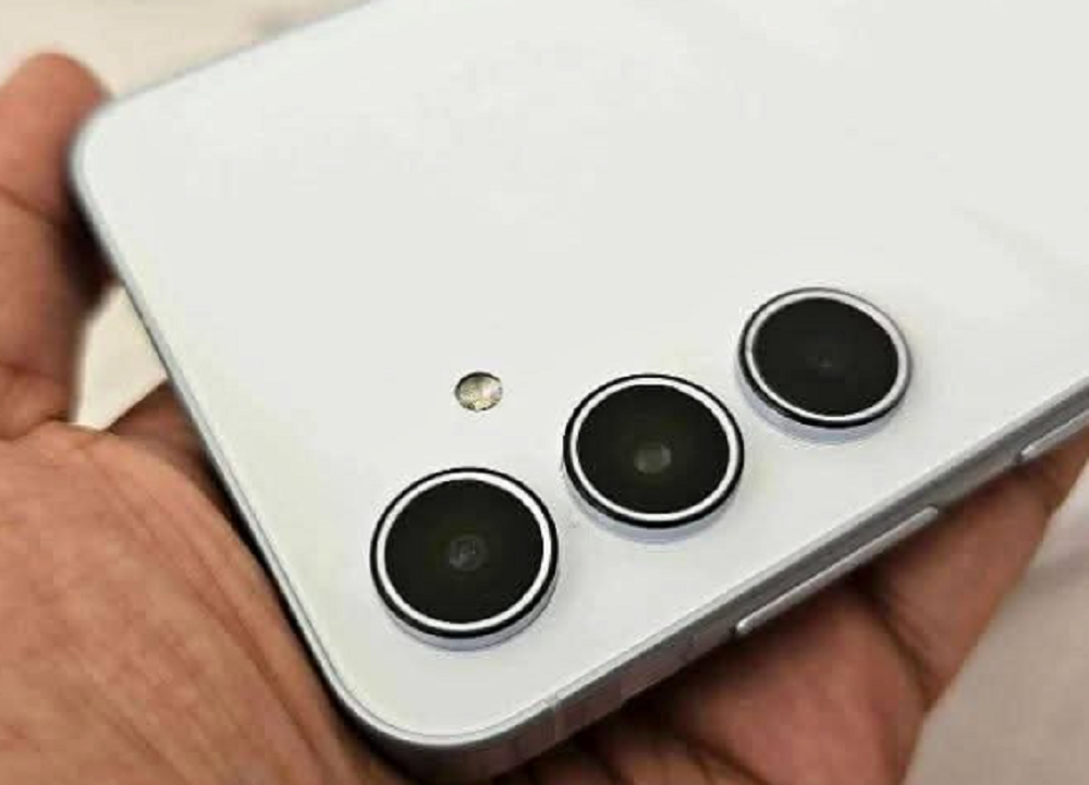 Samsung Galaxy A55 5G atau Redmi 15 Pro+, Harga dan Performa Berbeda Jauh 