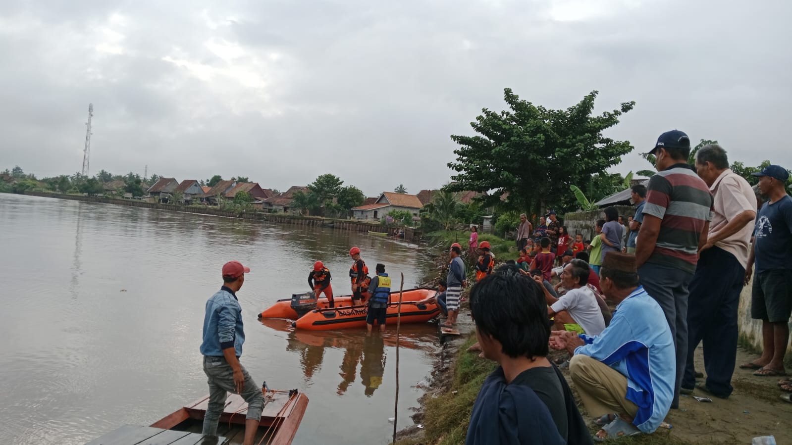 Tergelincir dari Perahu saat Latihan Bidar, Warga Cempaka Tenggelam di Sungai Komering