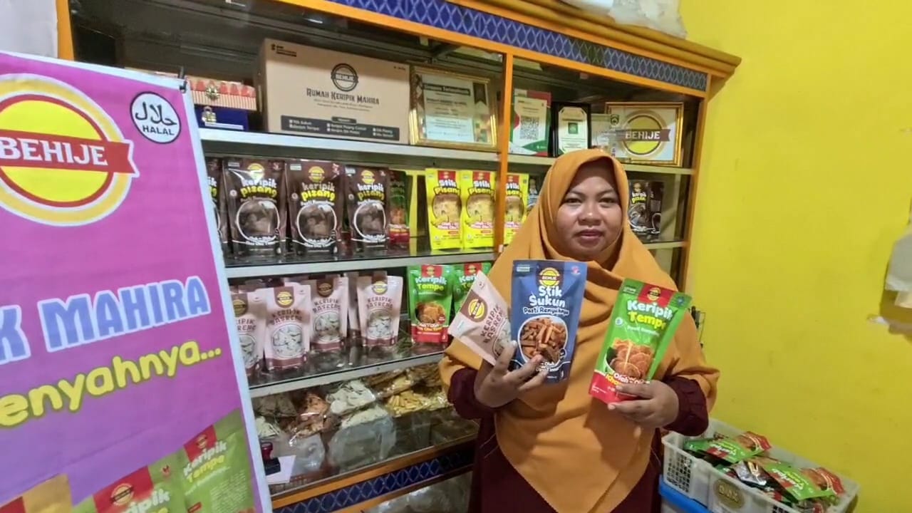 Usaha Rumah Keripik Mahira Martapura, Berawal Hanya Nitip di Warung Kini Sudah Masuk ke Pasar Ritel 