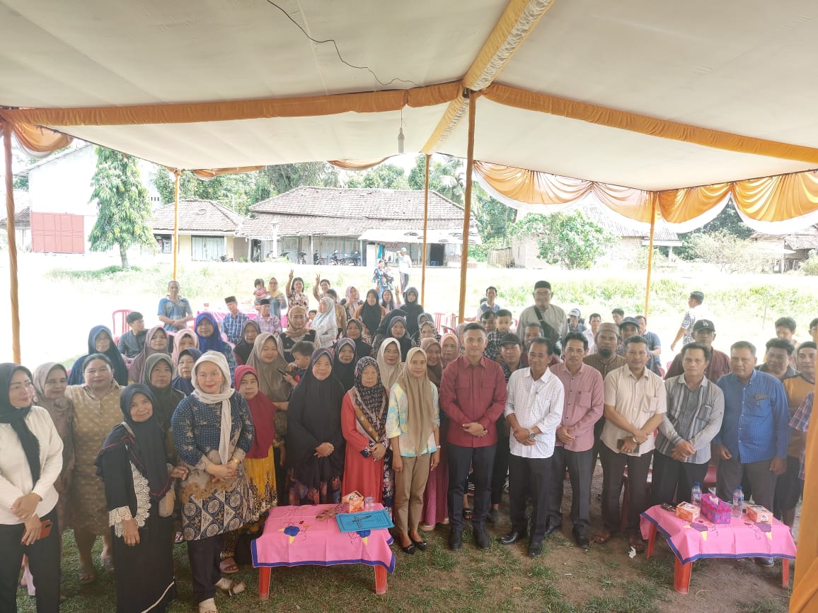 Dewan M Irfanjid Perjuangkan Aspirasi Masyarakat Desa Anyar, Kasih Bonus 10 LPJ Tenaga Surya