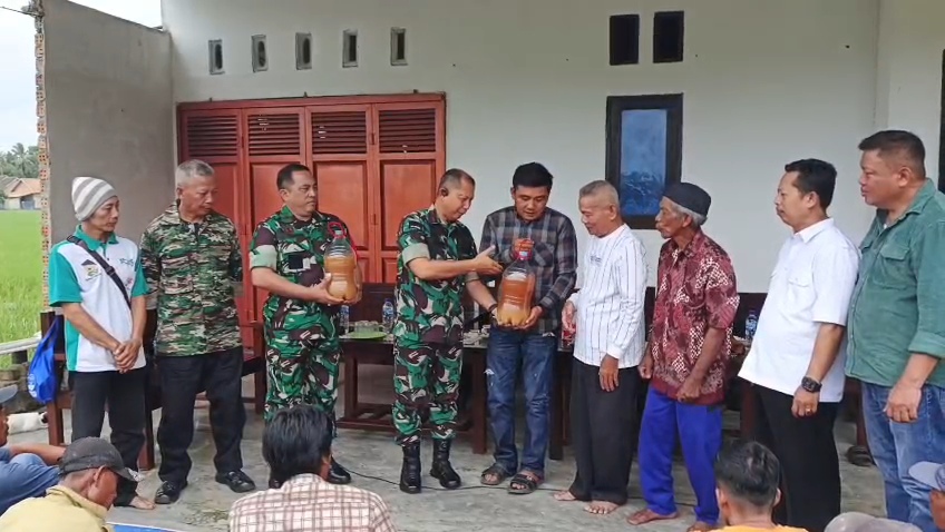 Dua Jenderal TNI Sosialisasikan Mikroba PA63 di Pulau Negara, Ajak Marlinda Maulana Penggagas Dapur Sehat OKUT