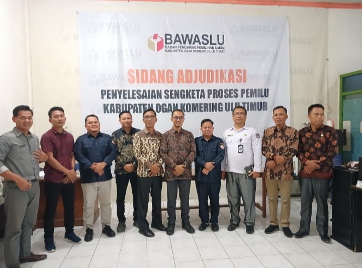 Lima Komisioner KPU Silaturahmi dan Koordinasi ke Kantor Bawaslu OKU Timur 