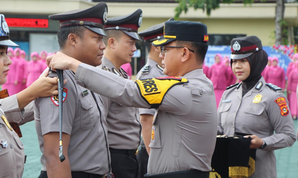 51 Personel Polres OKU Timur Naik Pangkat