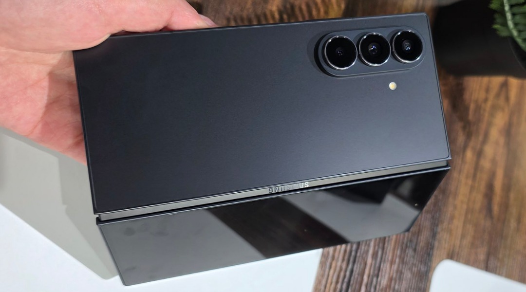 Samsung Galaxy Z Fold7 Terbaru 2025: Smartphone Top Kecerdasan Digital Multifungsi