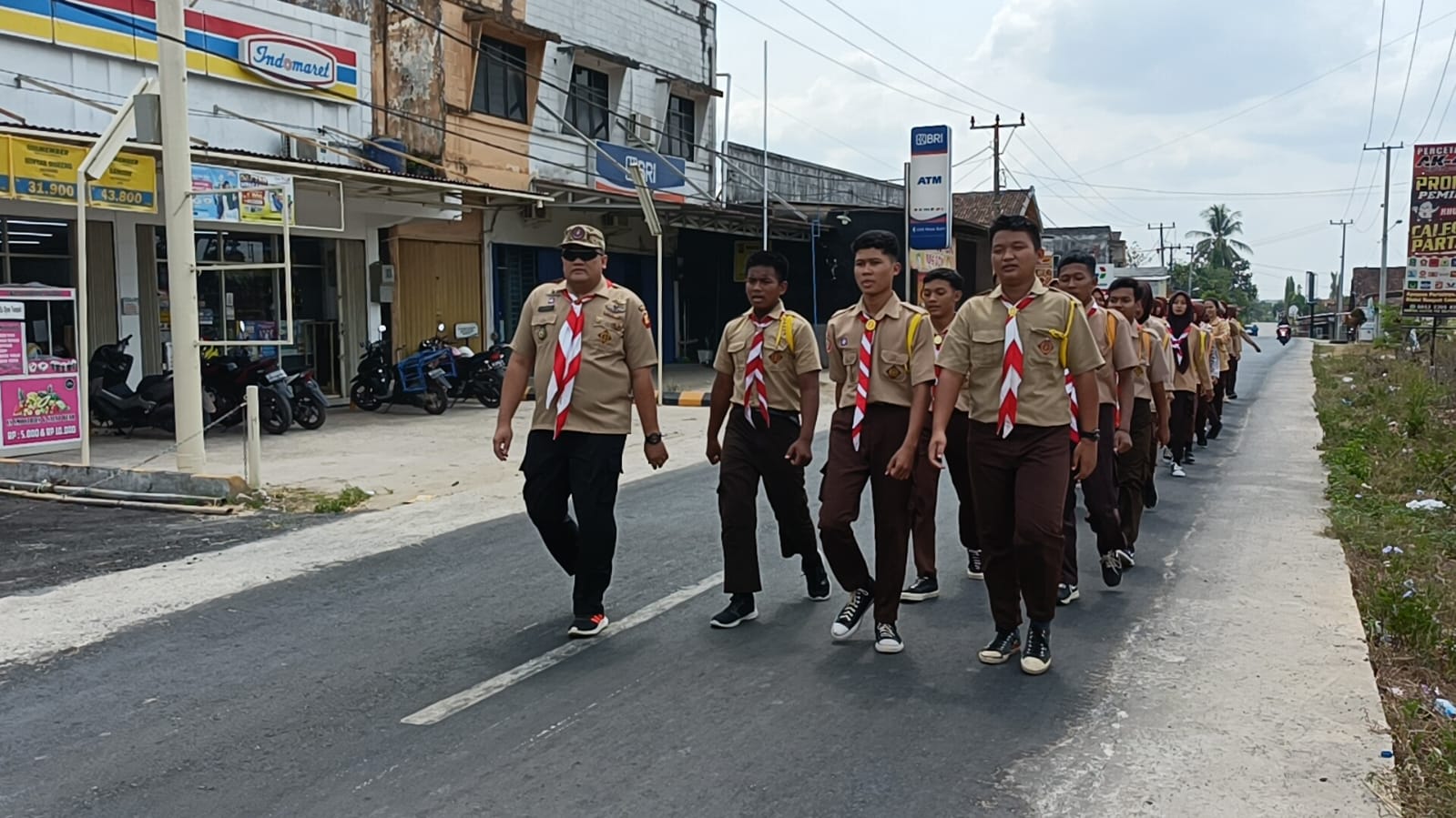 Polsek Belitang III Latihan Rutin Bersama Saka Bhayangkara