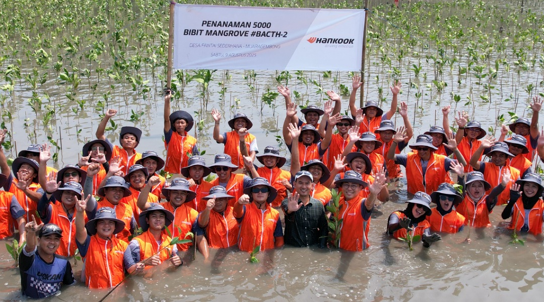HUT ke-80 RI: Hankook Gandeng Warga Tanam 5.000 Mangrove di Pesisir Muara Gembong