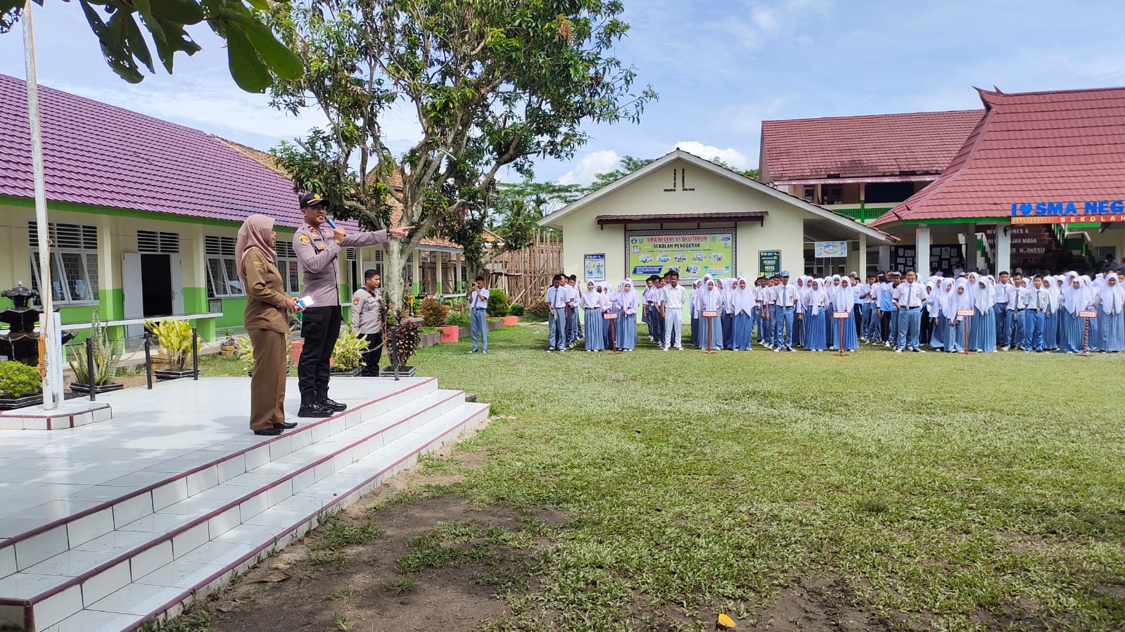 Sambangi Sekolah, IPDA Sapariyanto: Beri Pemahaman pada Siswa Pentingnya Tertib Berlalu Lintas