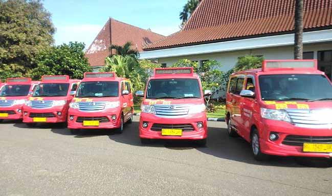 Melihat Fasilitas Angkot Ber-AC Feeder LRT yang Baru Di-launching