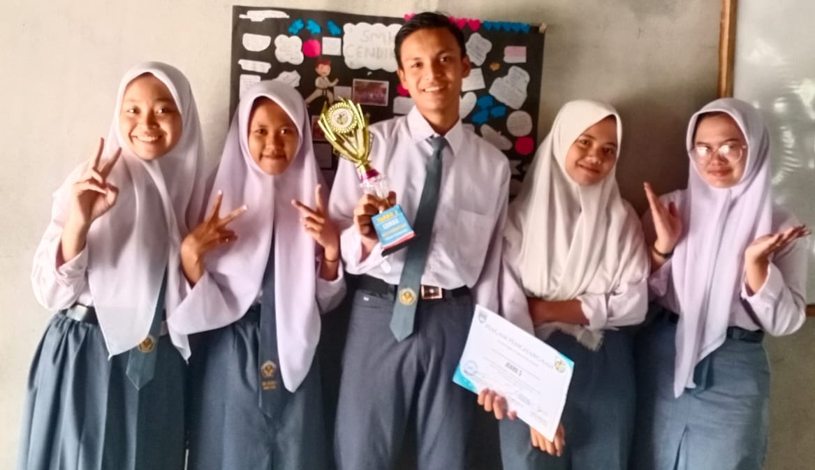 Pelajar SMK Cendikia Raih Juara Pidato Kebangsaan 