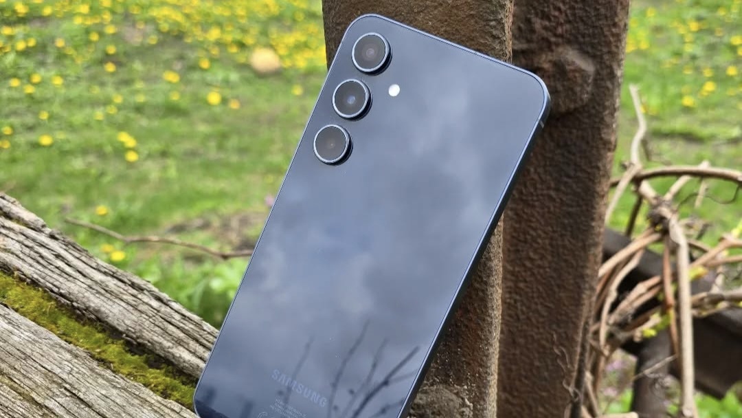 Perbedaan Hp Oppo Reno12 F 5G vs Samsung Galaxy A55 5G, Mending Pilih Mana?