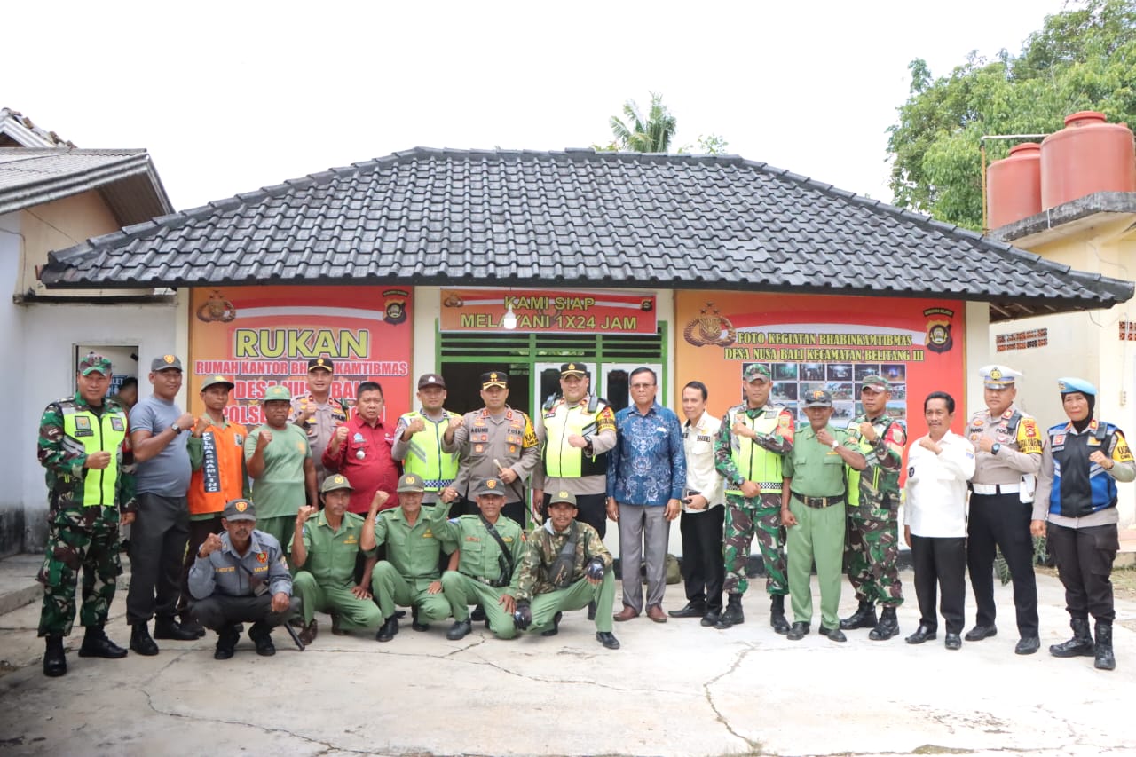 Kapolres OKU Timur Resmikan Rumah Kantor Bhabinkamtibmas di Desa Nusa Bali Belitang III