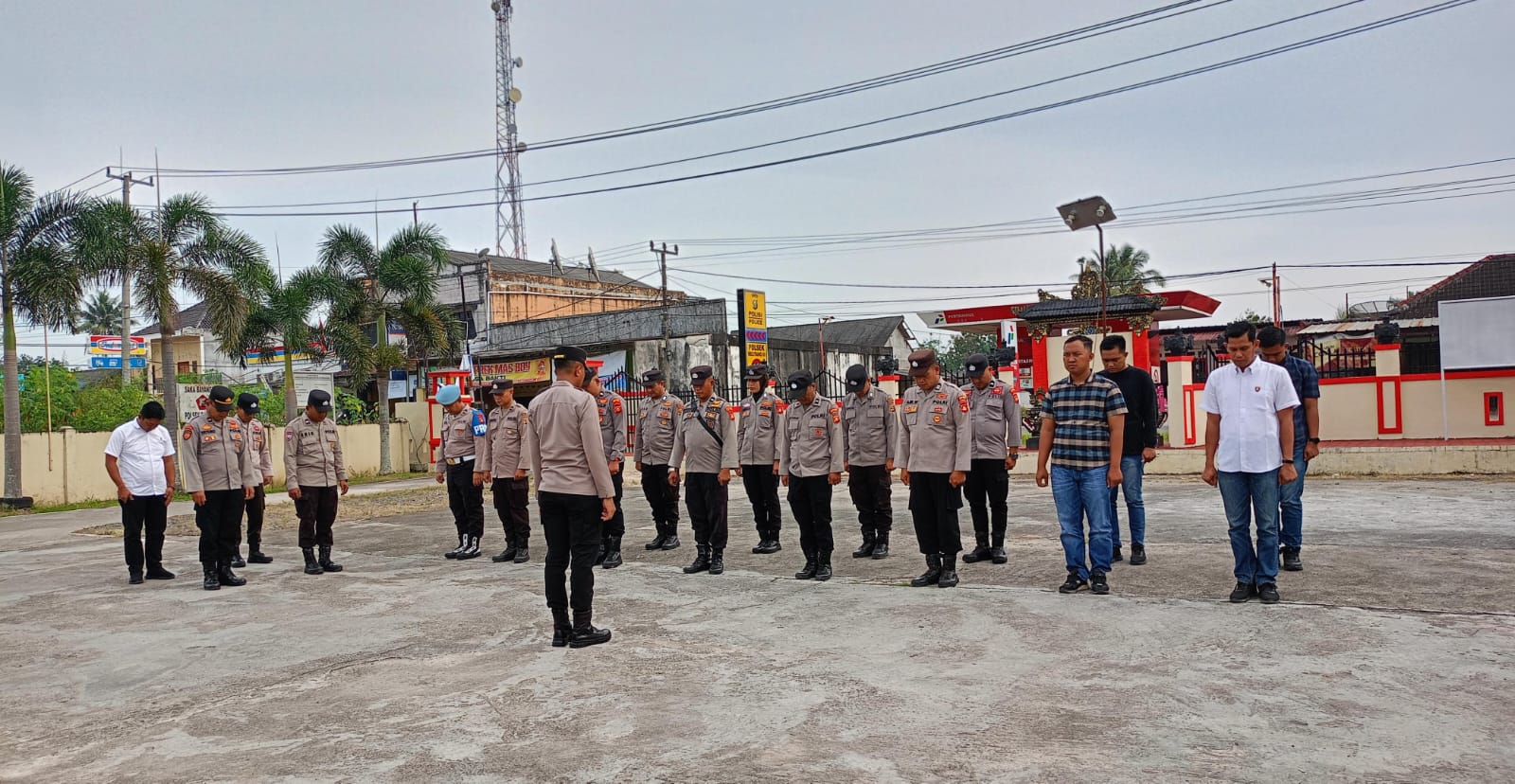 Kapolsek Belitang III pimpin Apel Tekankan Disiplin dan Hindari Pelanggaran