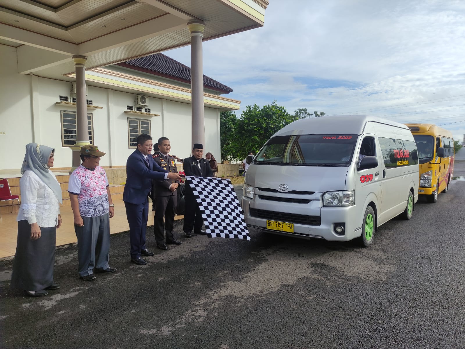 Bupati Enos lepas Tim Sepakbola U-20 Untuk Berlaga di Gubernur Cup