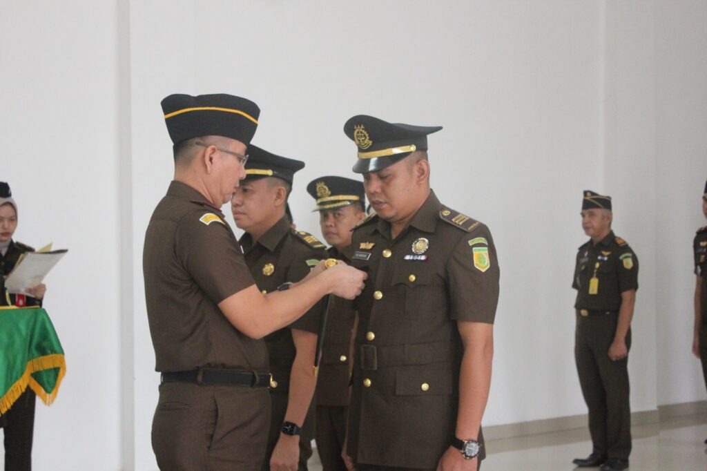 Kejari OKU Timur Rotasi Jabatan, Arif Budiman Kasi Pidum, Ali Mashuri Kasi Datun