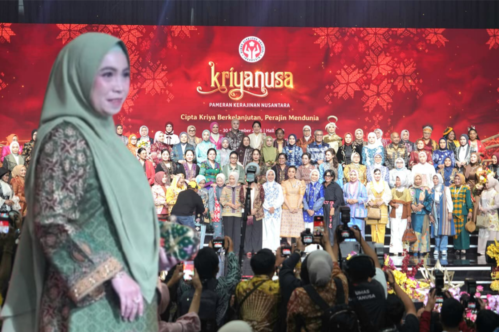 Tampil di Panggung Kriyanusa 2026, Sheila Noberta OKU Timur Kenalkan Wastra Motif Angso Belago
