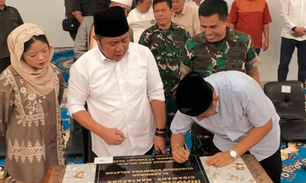 Gubernur Herman Deru Resmikan Masjid Al Azhar Cidawang OKU Timur