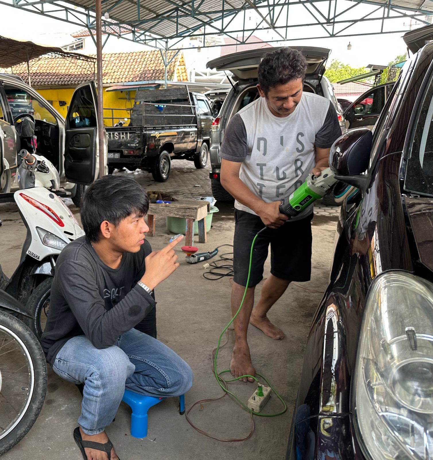 Perawatan Salon Mobil Aura Steam Bikin Mobil Kusam Menjadi Mengkilap Seperti Baru Lagi