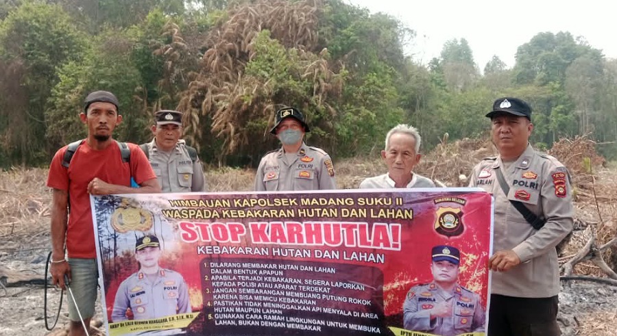 Masifkan Pencegahan Karhutla, Polsek Madang Suku II Sebar Maklumat Kapolda di Desa Kota Negara