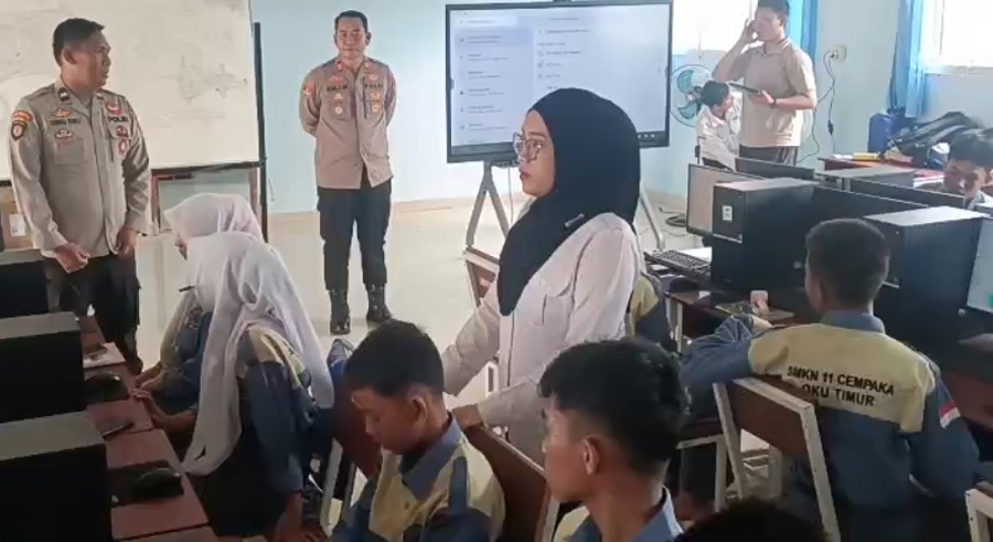 Sosialisasi AI di Sekolah, Polsek Cempaka OKU Timur Tekankan Etika dan Keamanan Digital