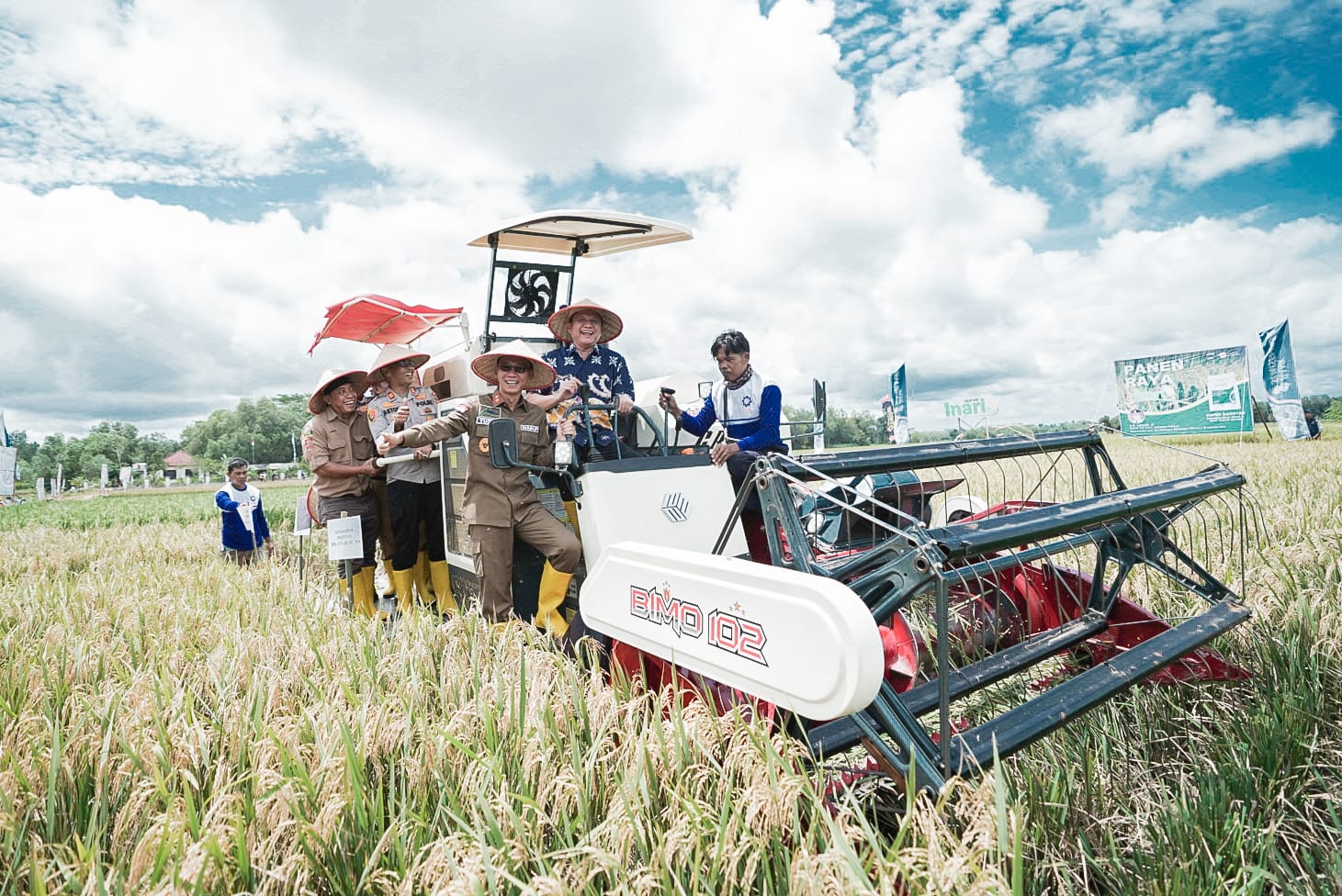 Bupati Hadiri Panen Raya Raya Kerjasama Dengan PT Agricon