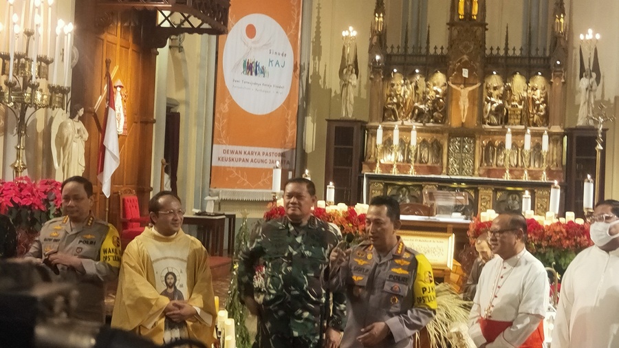 Pantau Langsung Pelaksanaan Ibadah Natal, Kapolri dan Panglima TNI Datangi Katedral Jakarta