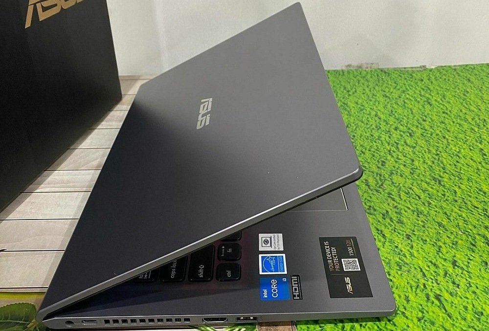 ASUS ExpertBook P1412CEA, Laptop dengan Prosessor Tangguh dan Desain Slim