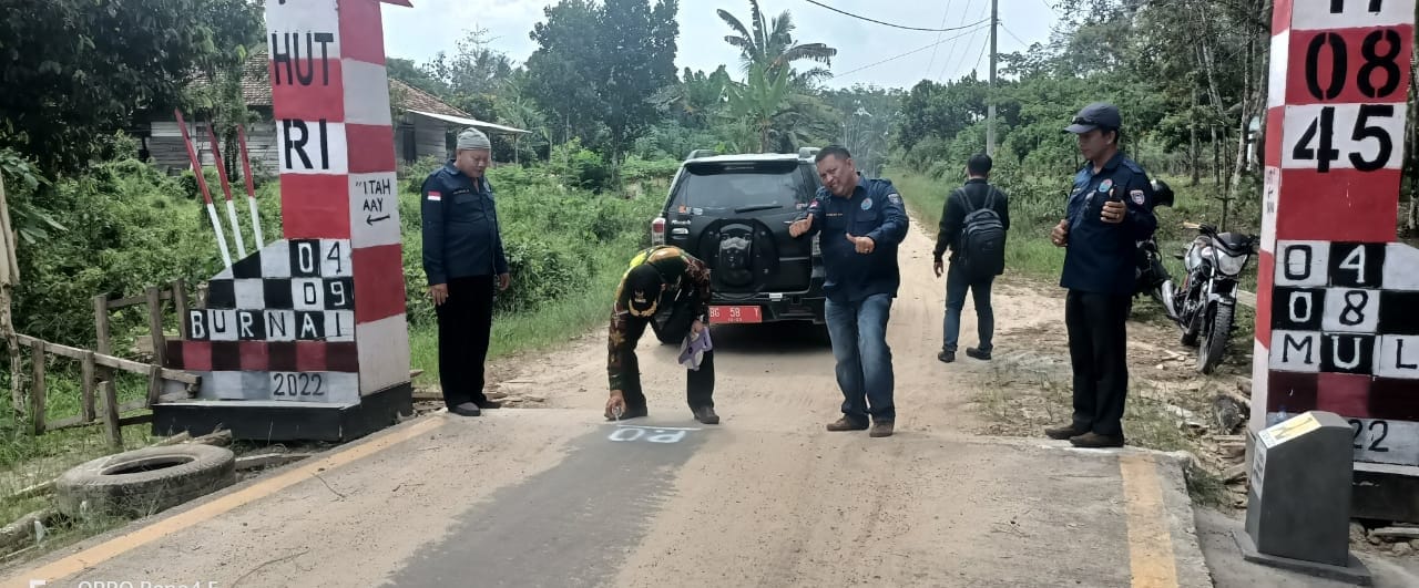 Terus Pantau Pembangunan Infrastruktur Desa