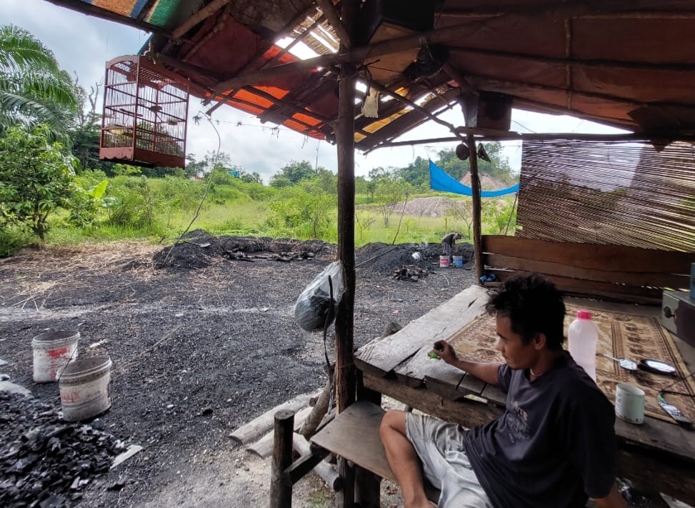 Arang Kayu di ‘Tugu Monas’