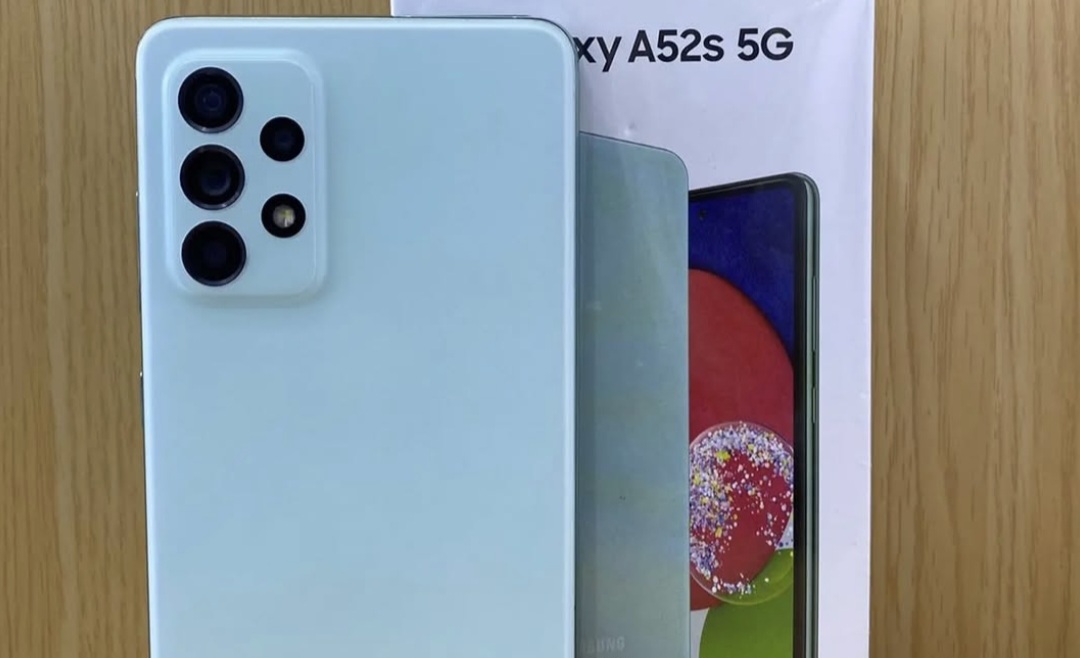 OPPO Reno11 F 5G vs Samsung Galaxy A52s 5G: Pilih Hp yang Mana?