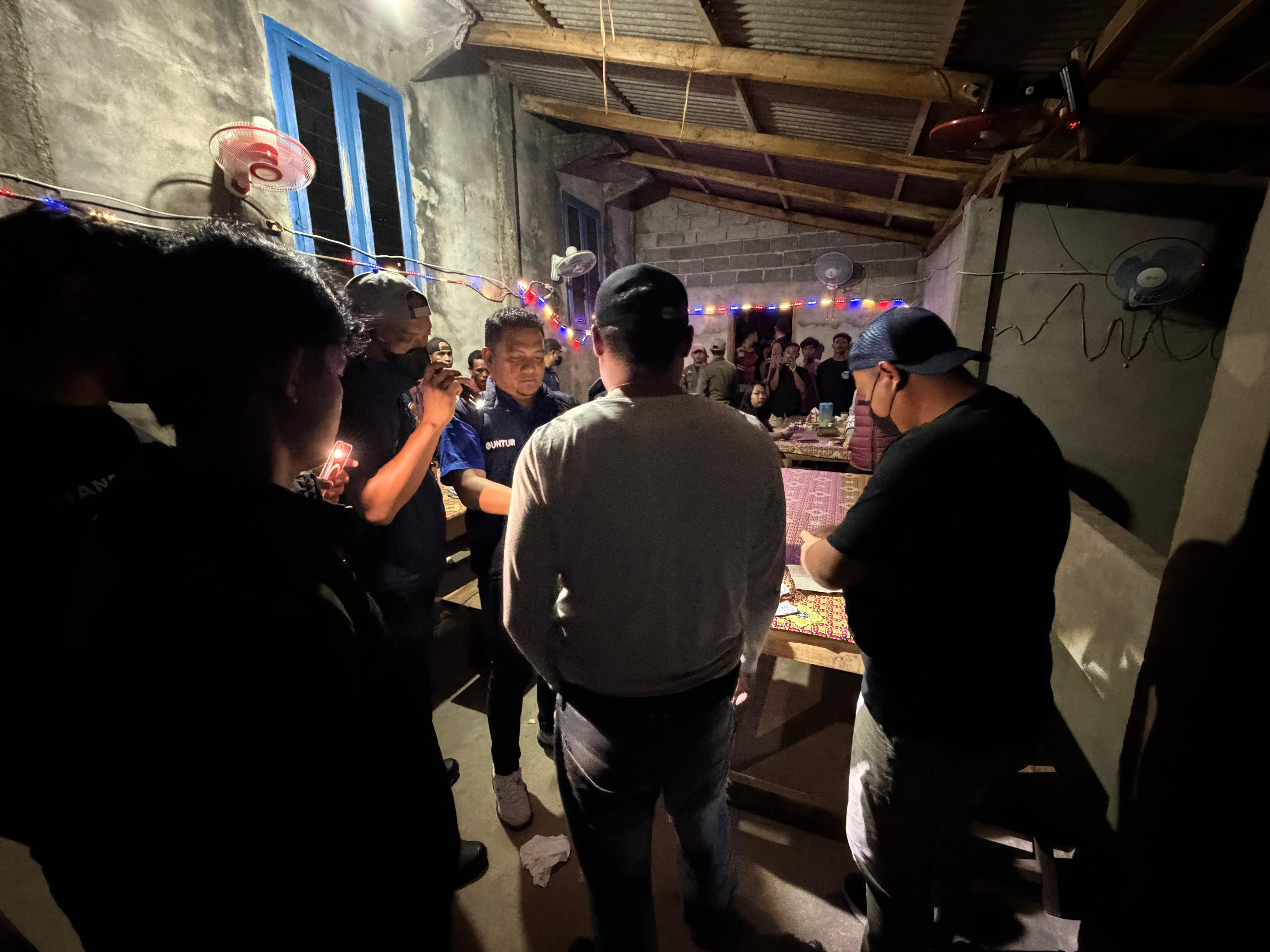 Berantas Penyalahgunaan Narkotika, Satresnarkoba Polres OKU Timur Sisir Cafe Hingga Warung Remang-remang