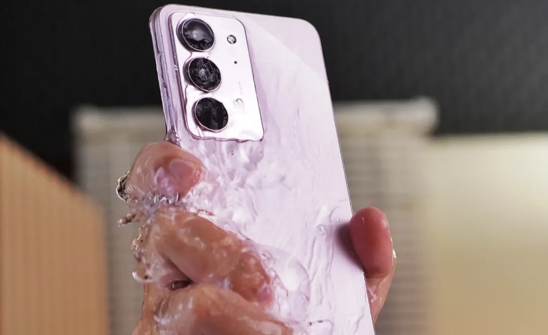 Realme C75x: Smartphone Rasa Mie Clor yang Tahan Terhadap Tekanan Air Bersuhu