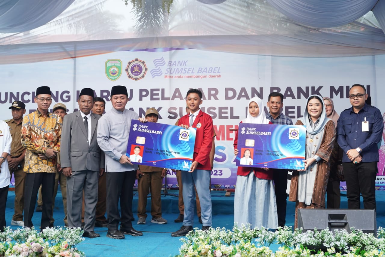 Gubernur Hadiri Peringatan HUT Ke 10 SMKN 1 Semendawai Timur dan Launching Kartu Pelajar dan Bank Mini