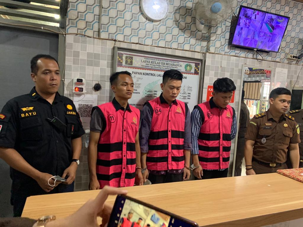 Gelapkan Dana Nasabah Rp 1,3 Miliar, Tiga  Karyawan Bank Plat Merah Resmi Tersangka, Ini Penjelasan Kejari