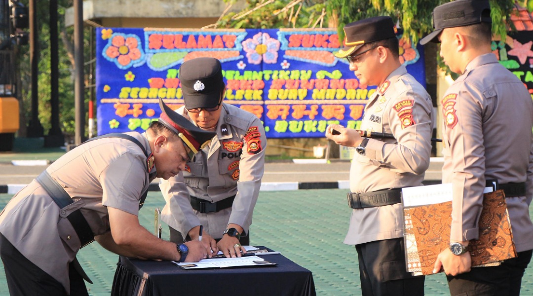 4 Pejabat Polres OKU Timur Bergeser