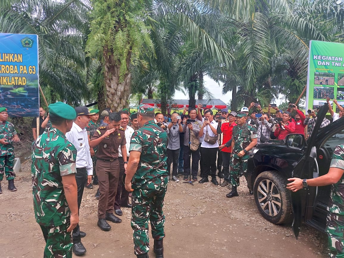 Bupati Enos Sambut Jenderal TNI Maruli di Bumi Sebiduk Sehaluan