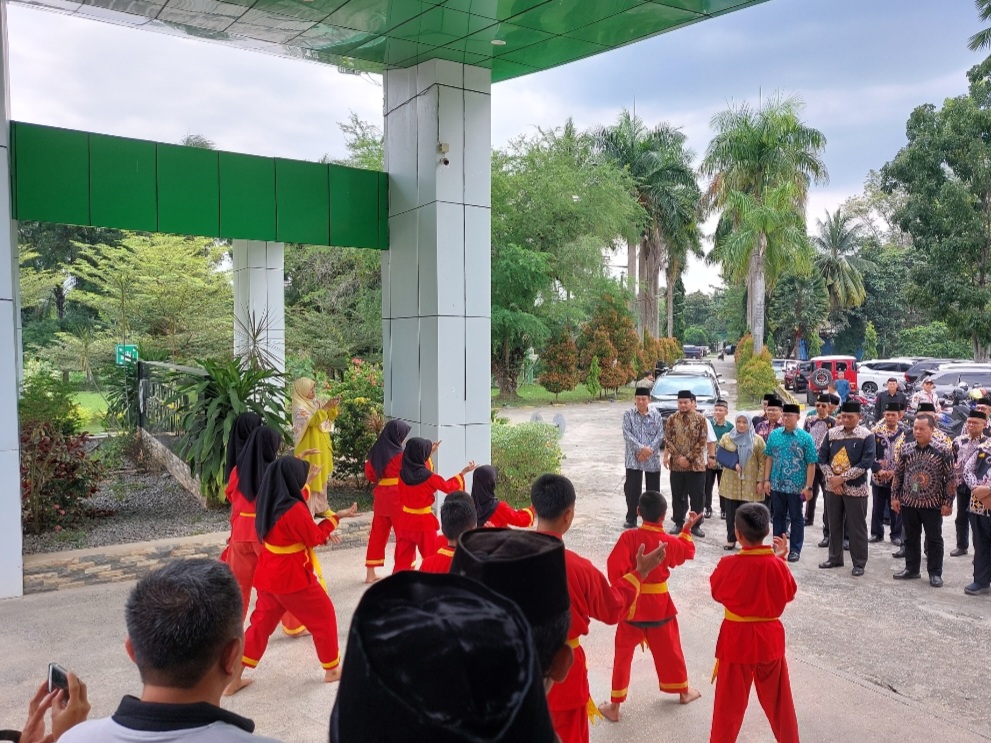 Hadiri Penyerahan RSU dr Maulana AK ke PD Muhammadiyah, Pj Bupati OKU Disambut Silat Tapak Suci