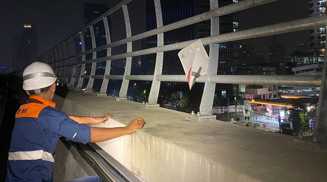 Demi Keselamatan Bersama, KAI Ajak Masyarakat Cegah Potensi Bahaya di Jalur Pelintasan Kereta LRT 