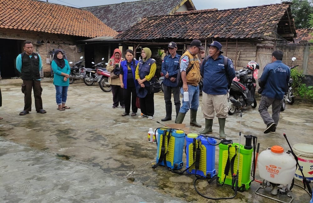 Padi Baru Tanam Diserang Hama, Petani Bersama  Dinas Pertanian OKU Timur Lakukan Gandal Massal