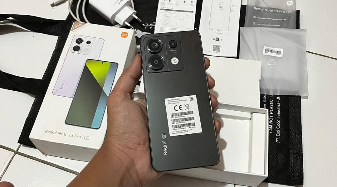 Samsung Galaxy A55 5G Versus HP Xiaomi Redmi Note 13 Pro+ 5G Mana yang Terbaik? 