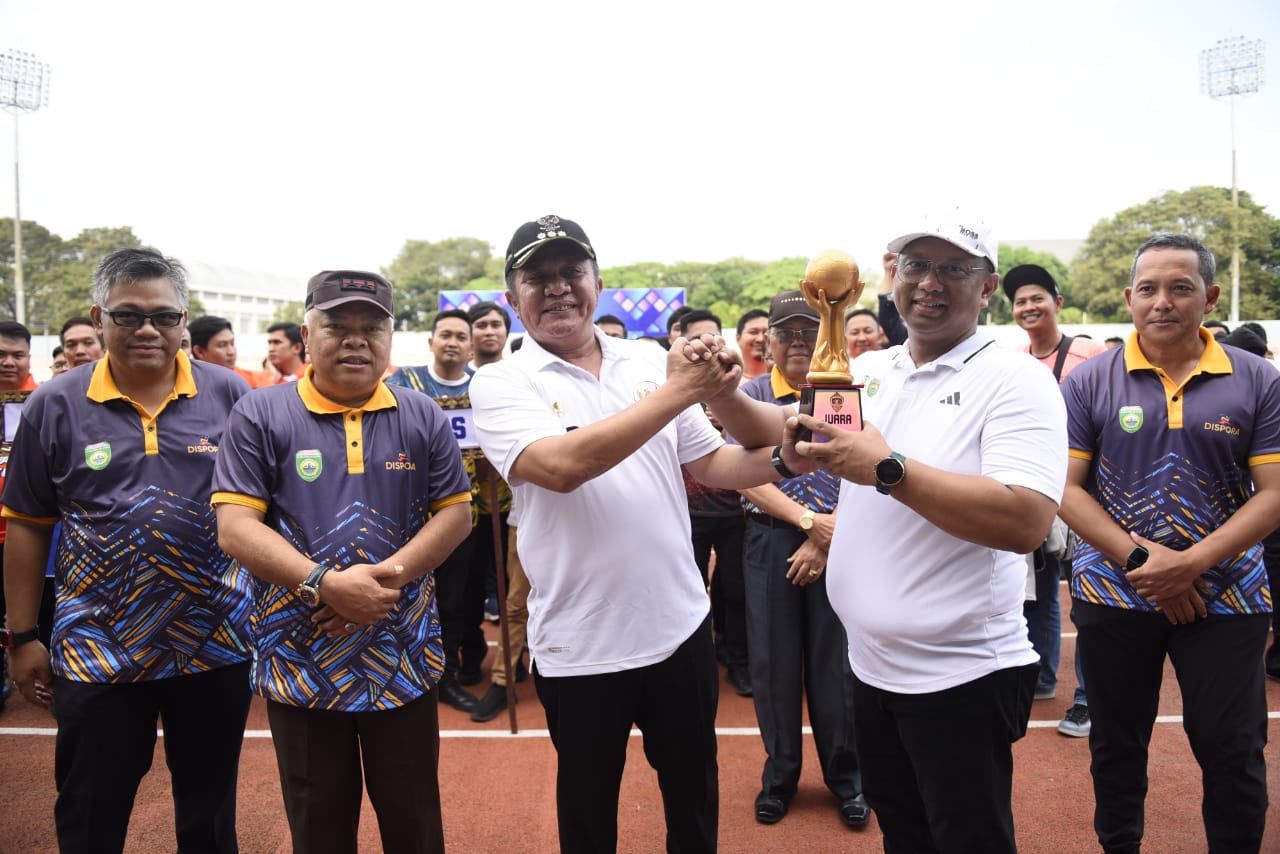 850 Pemain-official Ramaikan Turnamen Sepakbola Antar OPD Piala Gubernur 2023