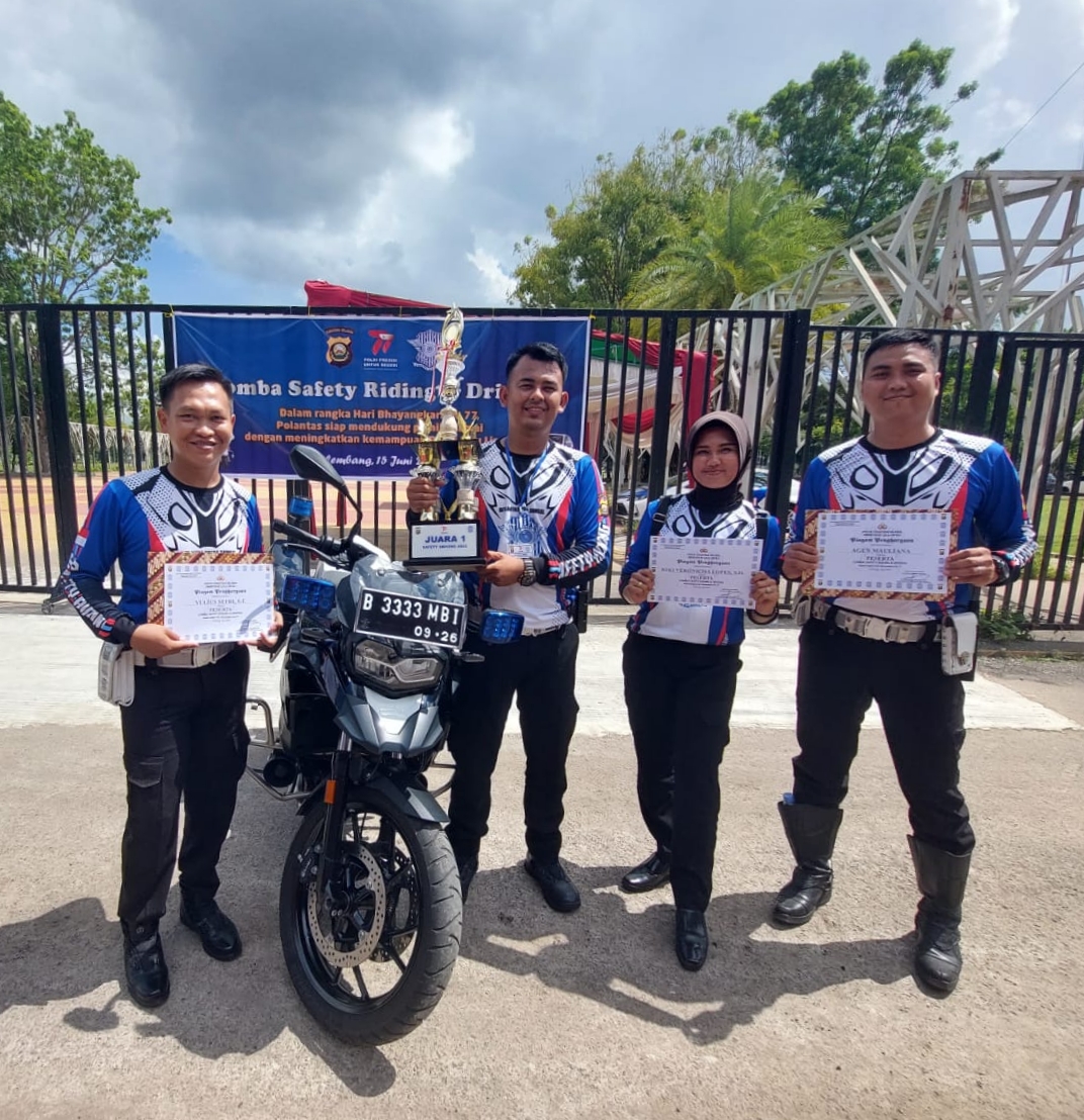 Keren, Brigpol Agung Suprayitna Anggota Satlantas Polres OKU Timur Raih Juara Pertama Lomba Safety Driving