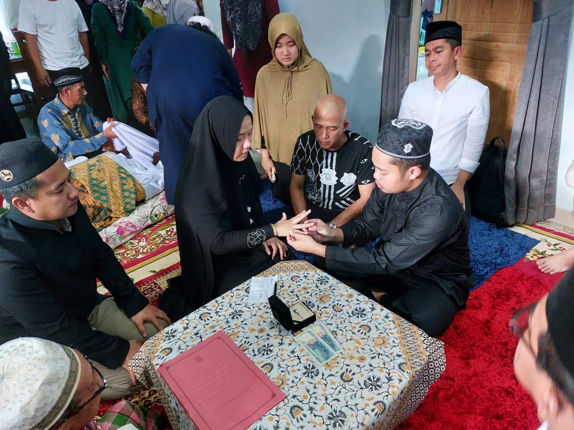 Putri Menikah Disaksikan Jasad Ayahnya, Pengantin Pria Orang Lampung, Sah Secara Agama dan Negara