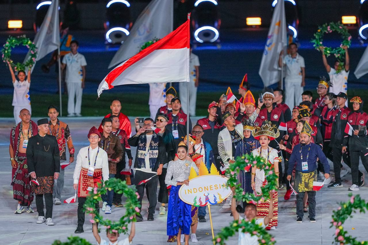 Ketua Kontingen Indonesia Pakai Baju Adat Sumsel di Opening SEA Games 2023, Gubernur Sumsel Komentar Begini