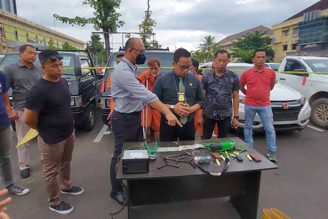 Jatanras Polda Sumsel Ungkap Sindikat Spesialis Pencuri Mobil Pick Up