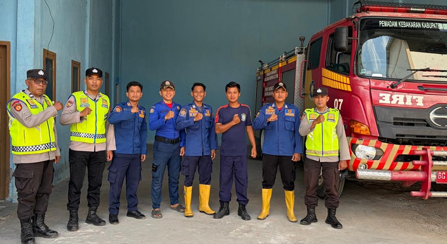 Siaga Bencana Karhutla, Polsek Madang Suku II Gandeng Pemadam Kebakaran Patroli Bersama
