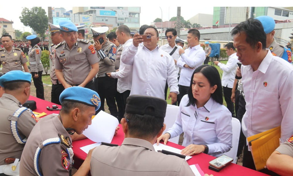 Perketat Penyimpangan Senjata, Kapolda Sumsel Periksa Senpi Personel