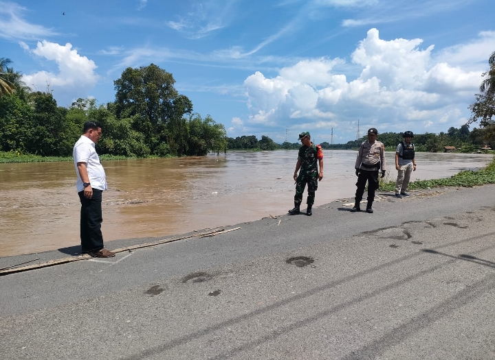 Waspada Tepian Sungai Komering Terbis, Jika Jalai Berdampak Fatal!